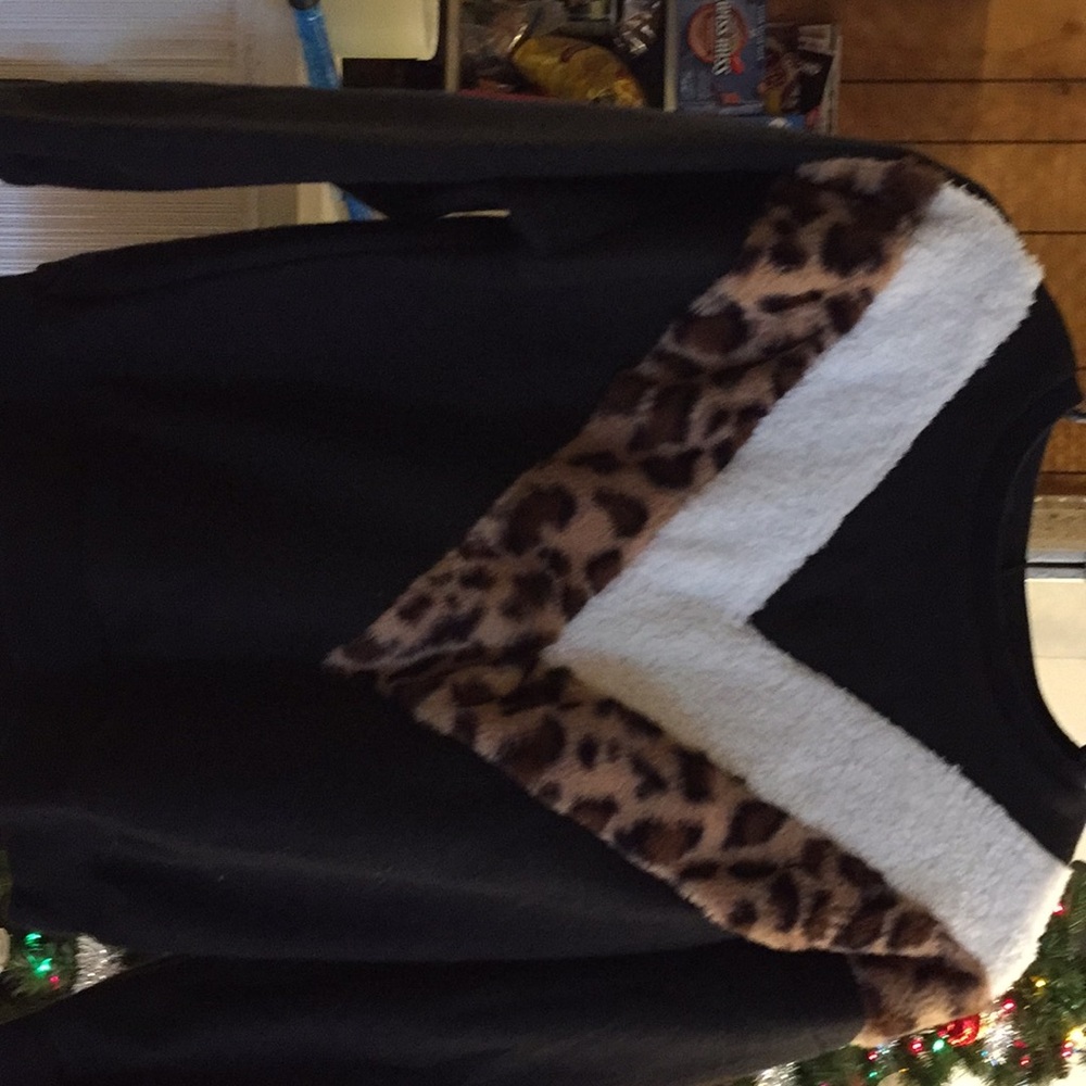 ZAFUL sweatshirt. Size small.
